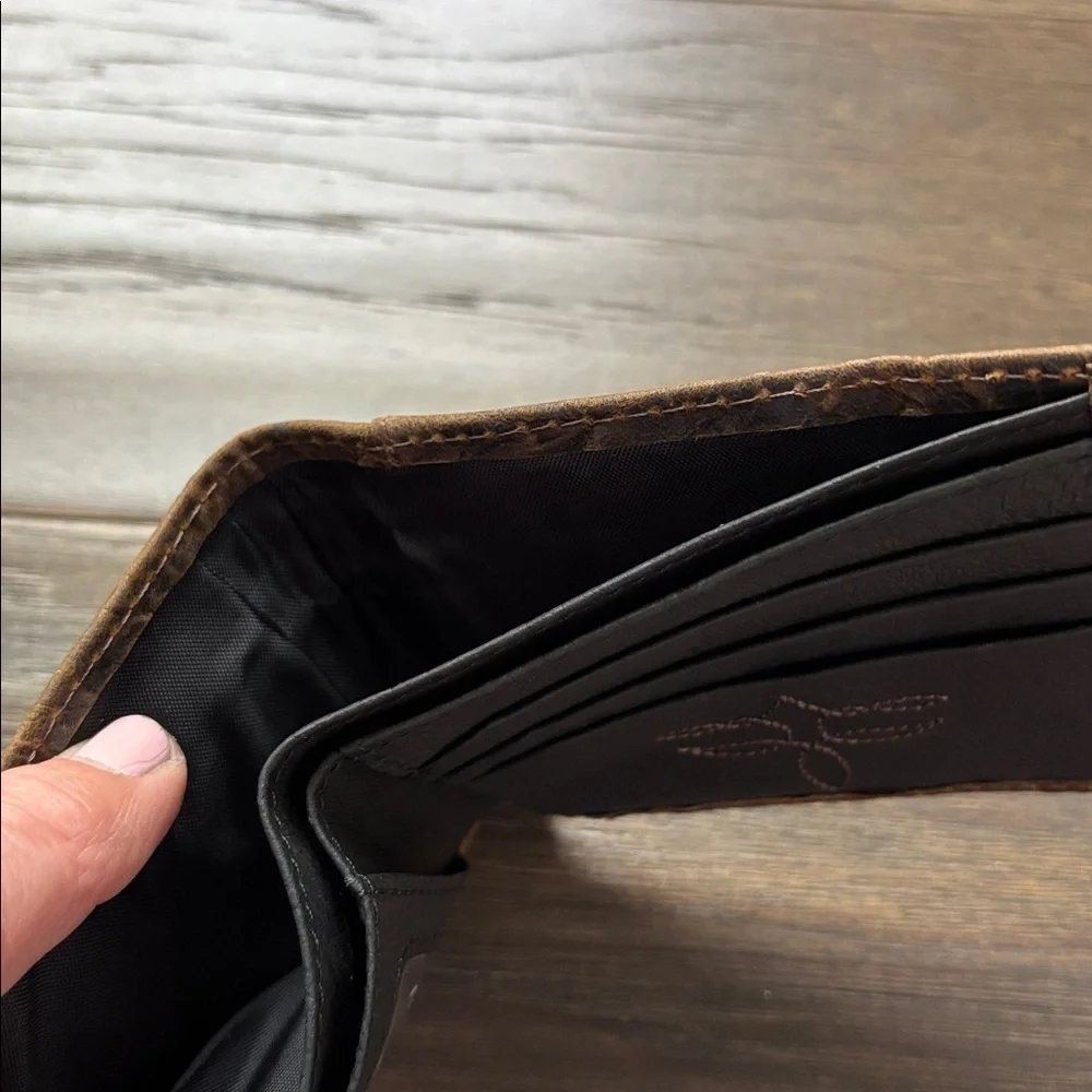 Justin Bi-fold Horse Hair braid on textured genuine leather,RFID,3 card,2 bill